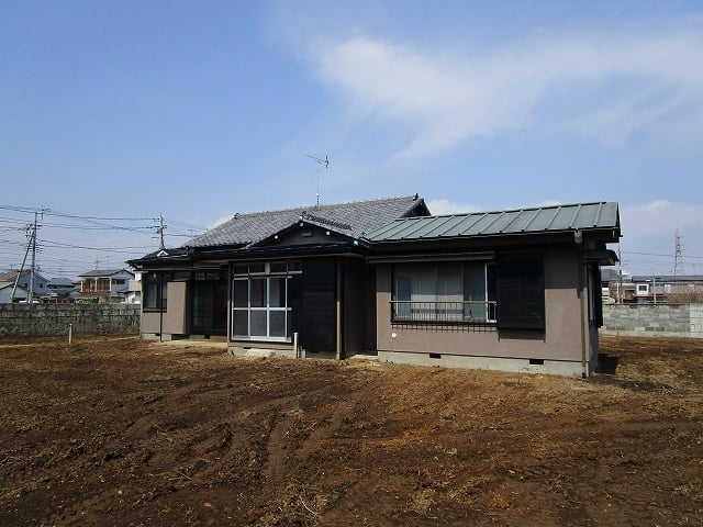土地２４４坪　建物平家２８坪　５LDK☆