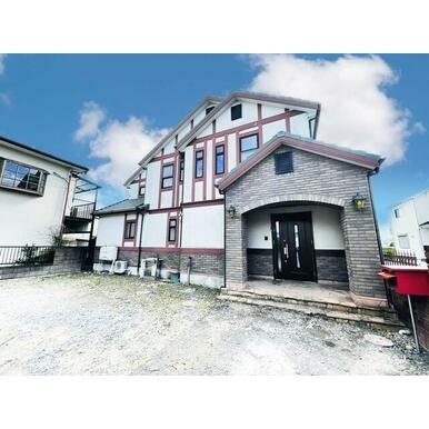 西４ｍ北４ｍ道路角地　土地９4坪　駐車４台　建物５７坪　５ＬＤＫ＋２Ｓ　☆