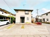 駐車３台可　お庭も広くゆったりとした広さです