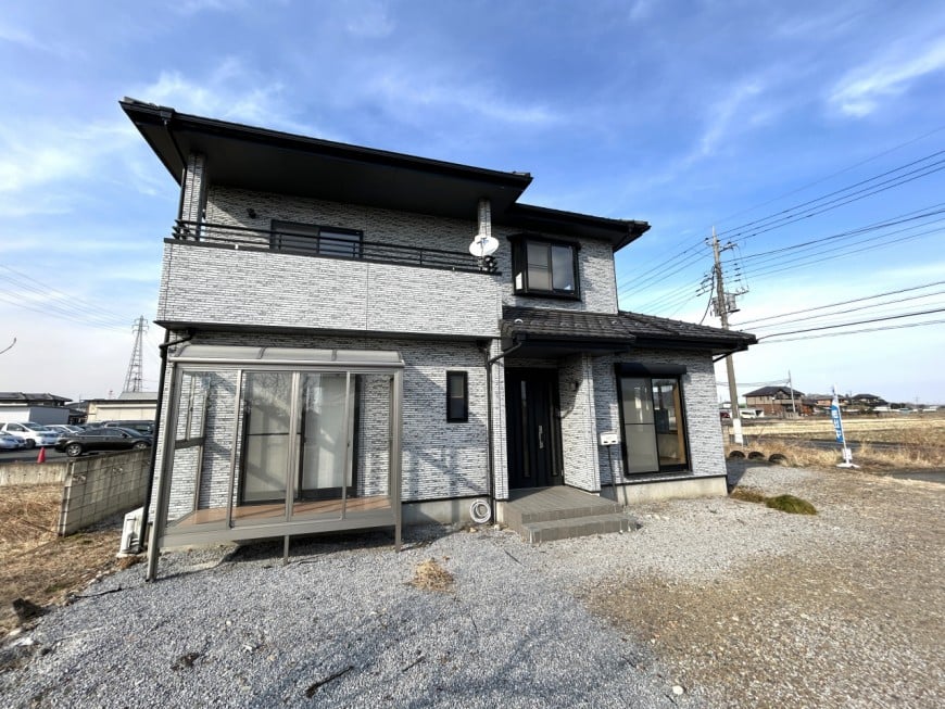 東１１．４ｍ道路　土地１３８坪　駐車４台　建物３９坪　３ＬＤＫ＋２Ｓ　☆